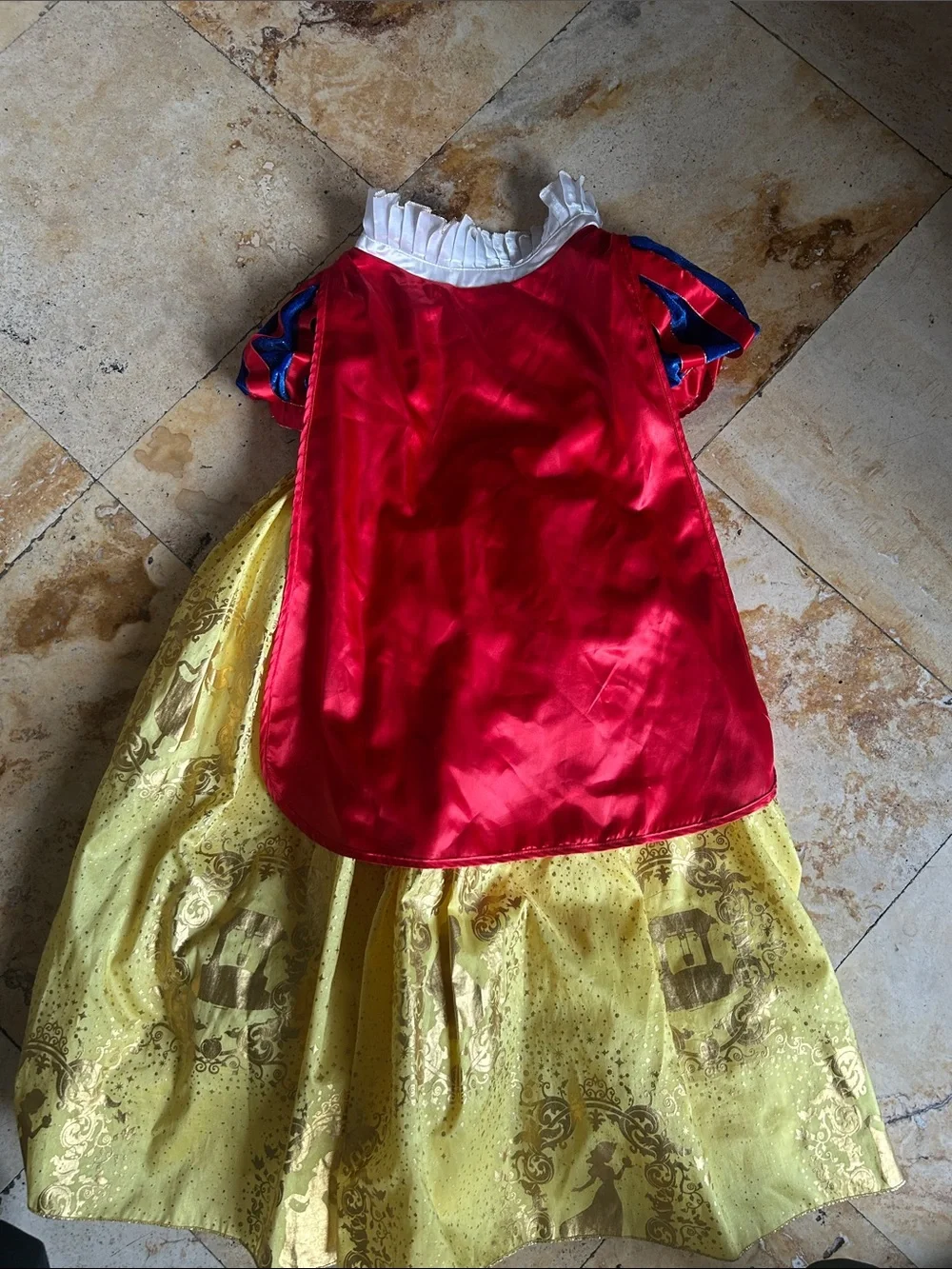 Disney Snow White Princess Dress-Up Costume - size 7/8